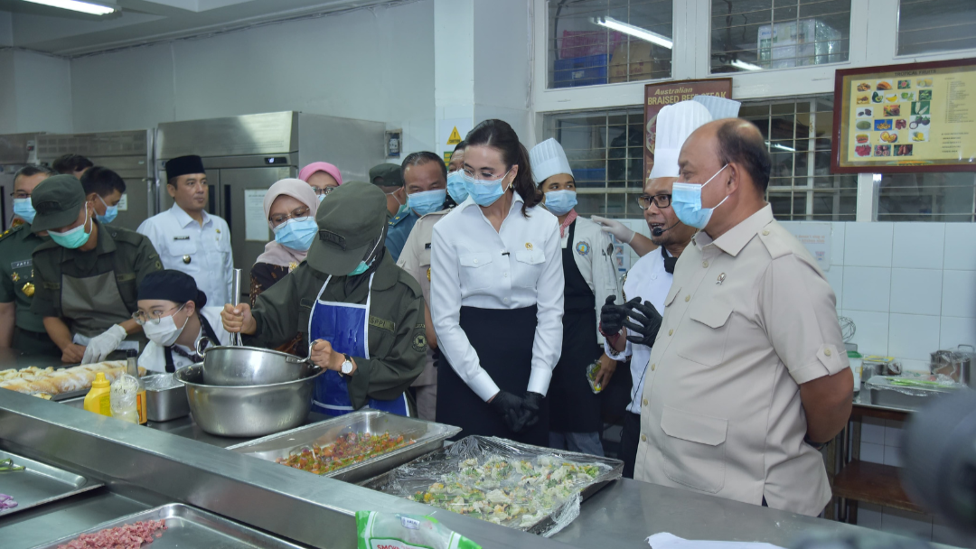 BGN Kepahiang dan Menpar Tinjau Praktik Siswa SPPI Batch-3 di Dapur NHI